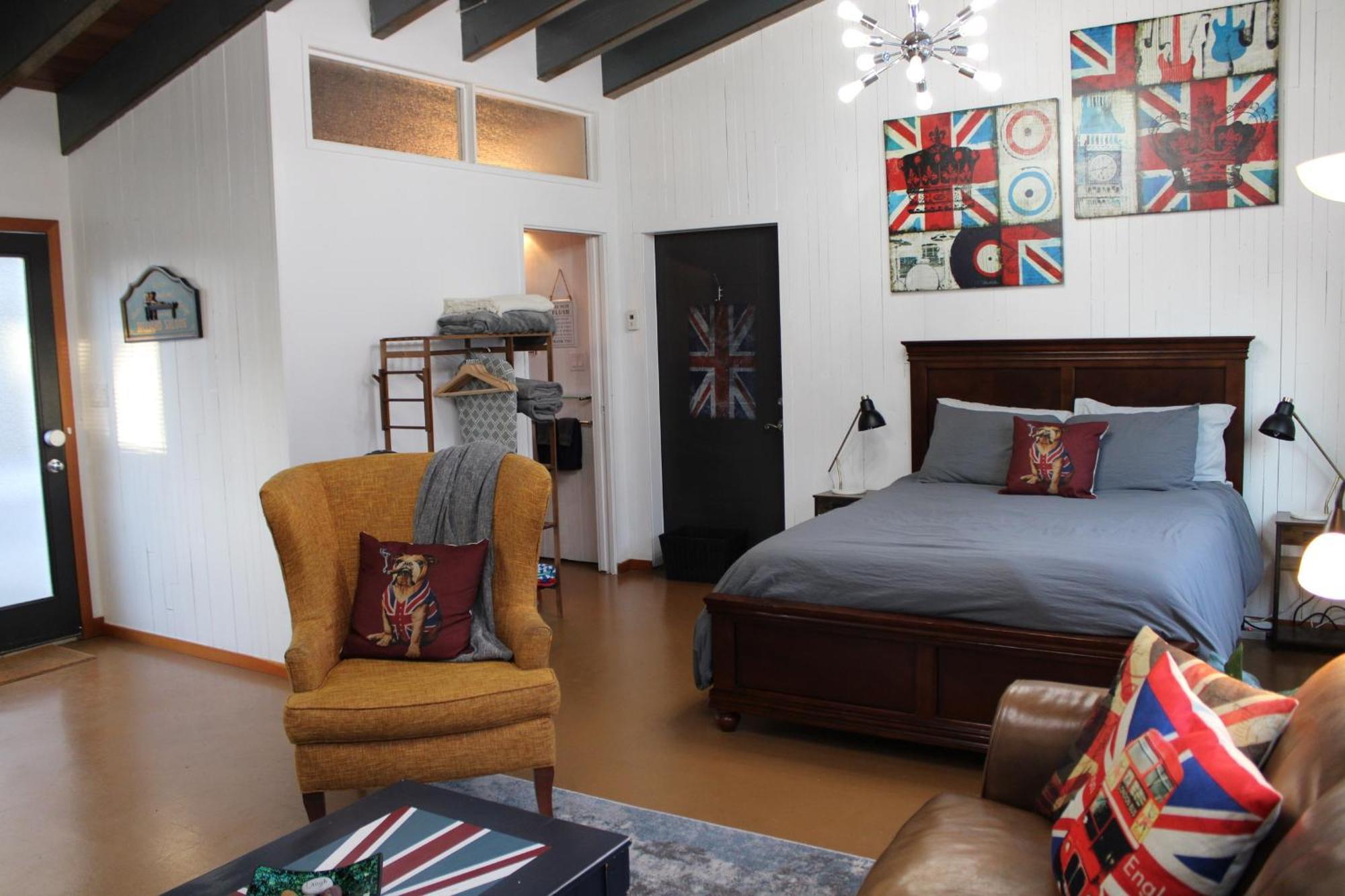 Private Bright Modern Studio! Queen Bed ! Βικτώρια Εξωτερικό φωτογραφία